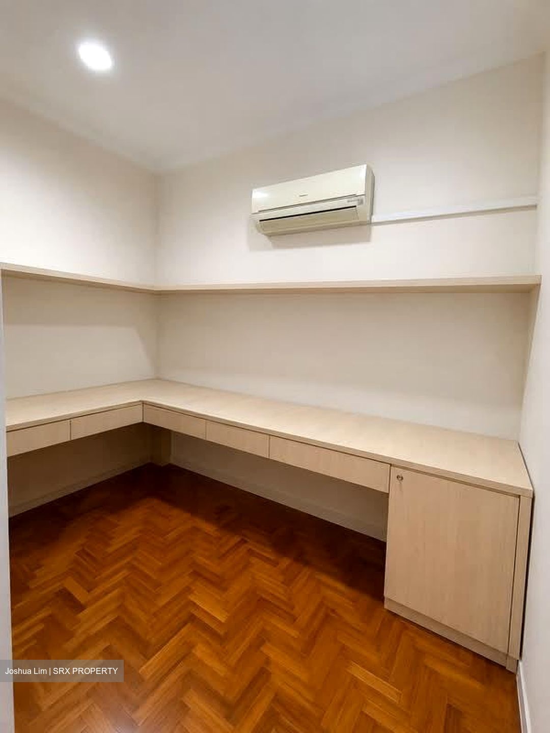 Sunset Way (D21), Terrace #610147171